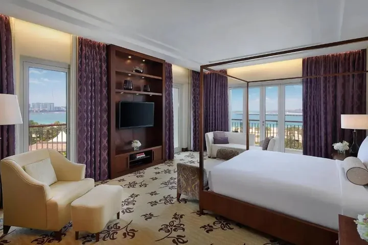 Дубай: Отель The Ritz-Carlton, Dubai