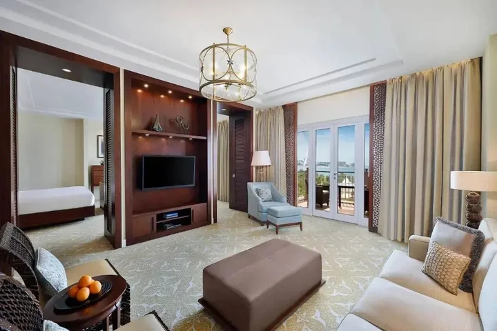 Дубай: Отель The Ritz-Carlton, Dubai