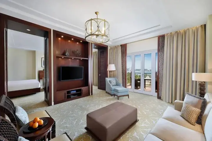 Дубай: Отель The Ritz-Carlton, Dubai