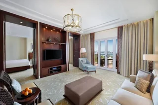 Дубай: Отель The Ritz-Carlton, Dubai