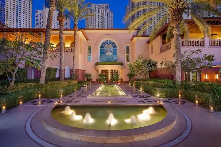 Дубай: Отель The Ritz-Carlton, Dubai