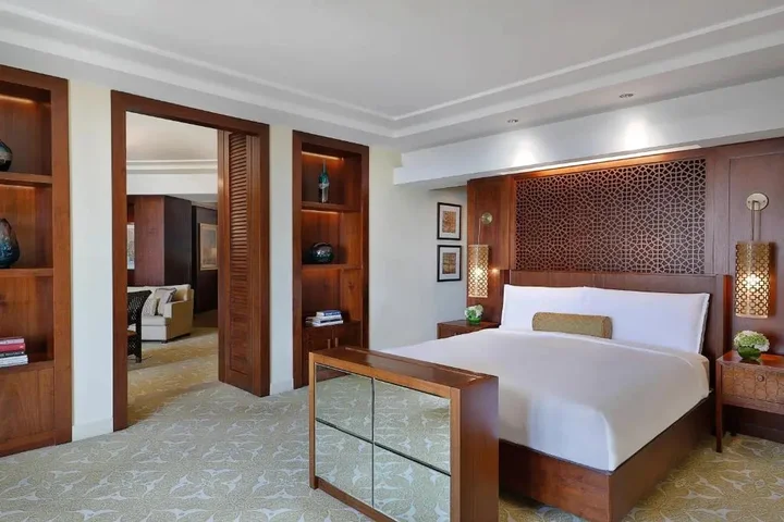 Дубай: Отель The Ritz-Carlton, Dubai