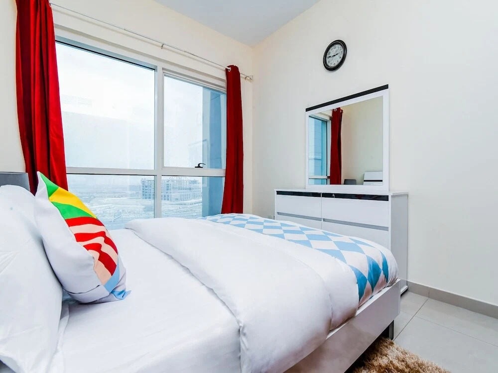 Lake Point Tower by OYO Rooms — фото 3