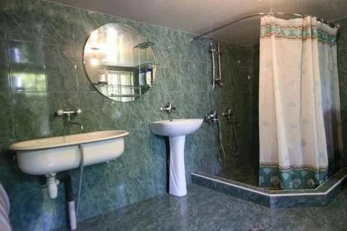 Кварели: Guest House Duruji