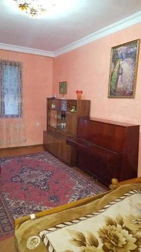 Батуми: Batumhost