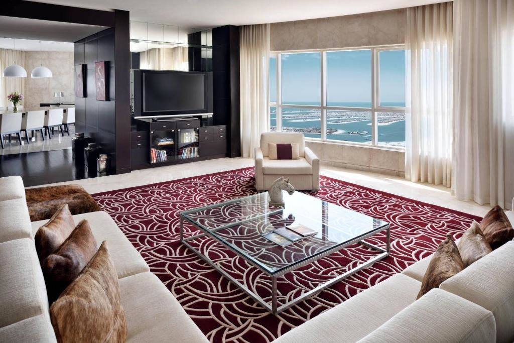Дубай: Dubai Marriott Harbour Hotel & Suites