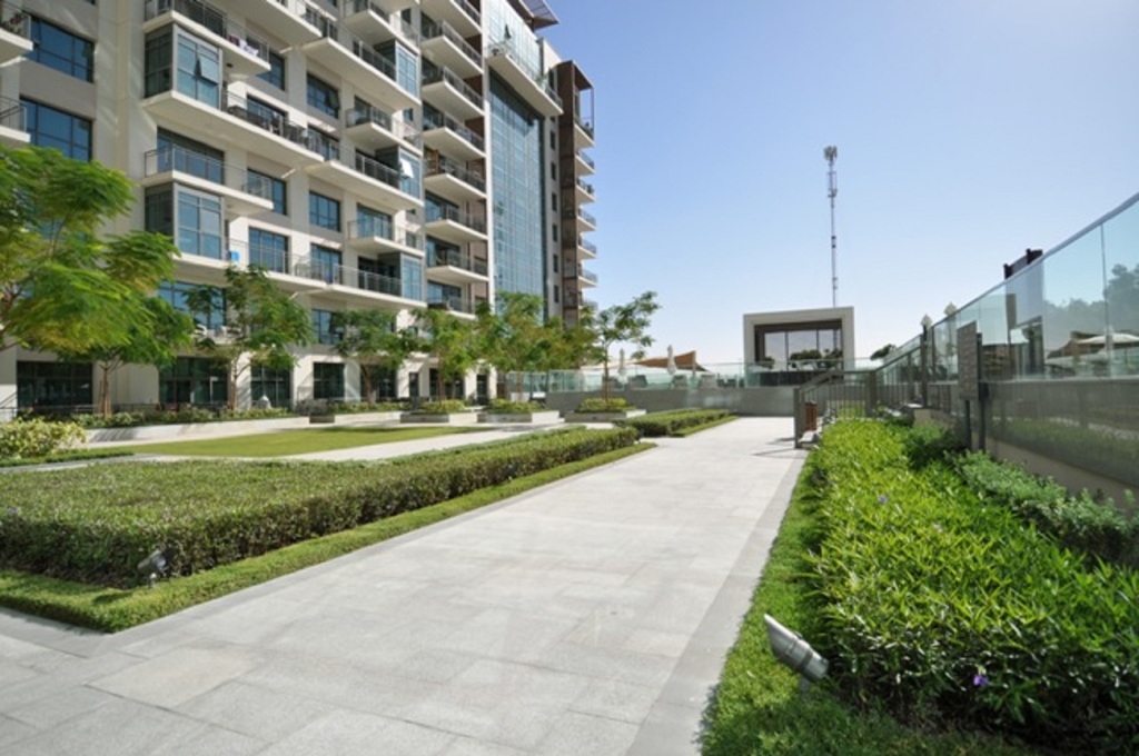 Дубай: Amazing Two bedroom in Panorama - The Greens