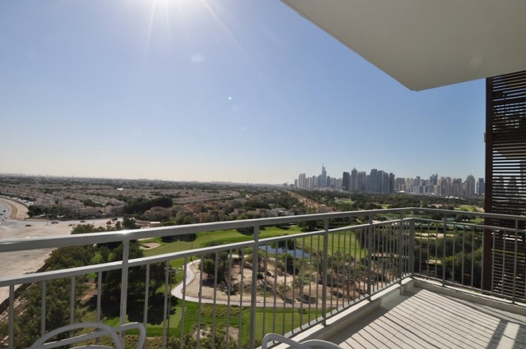 Дубай: Amazing Two bedroom in Panorama - The Greens