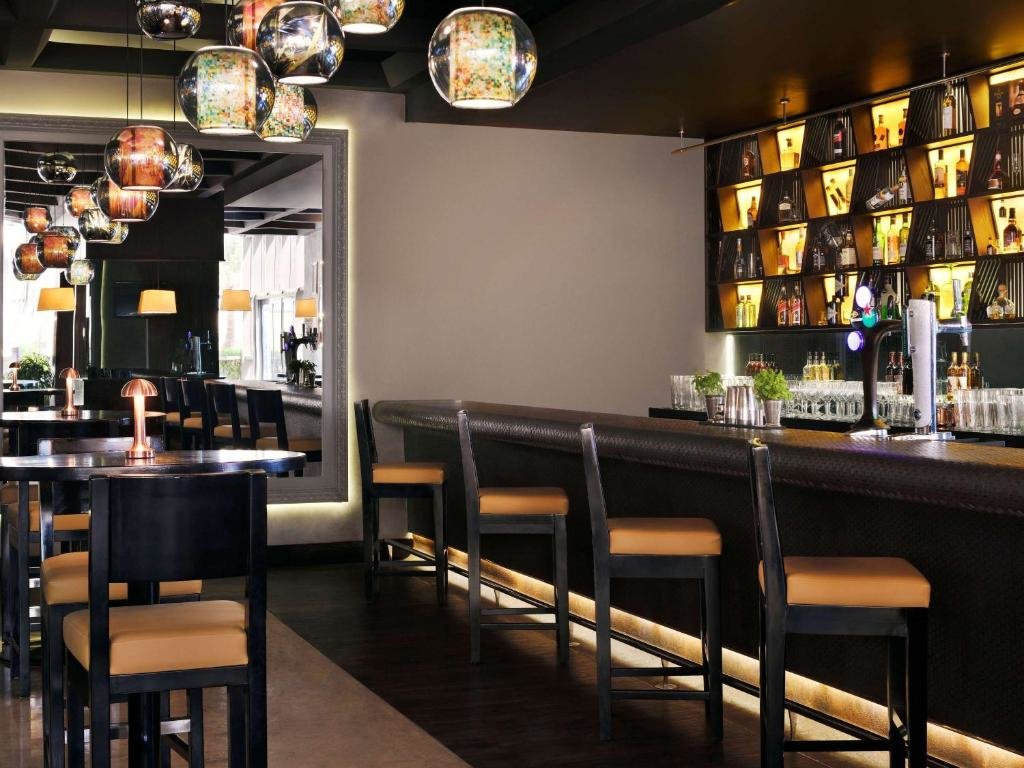 Дубай: Mövenpick Hotel Jumeirah Beach