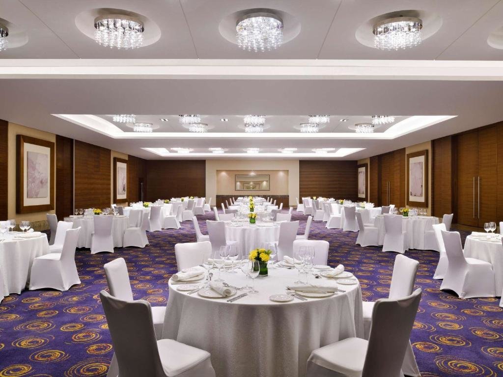 Дубай: Mövenpick Hotel Jumeirah Beach