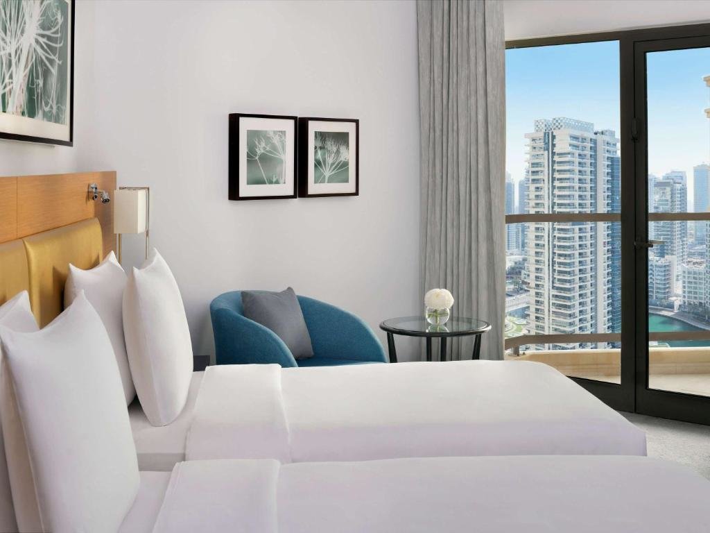 Дубай: Mövenpick Hotel Jumeirah Beach