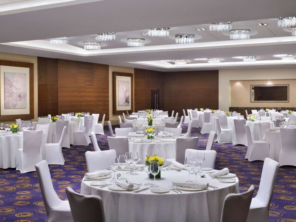 Дубай: Mövenpick Hotel Jumeirah Beach