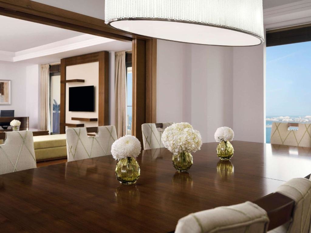 Дубай: Mövenpick Hotel Jumeirah Beach