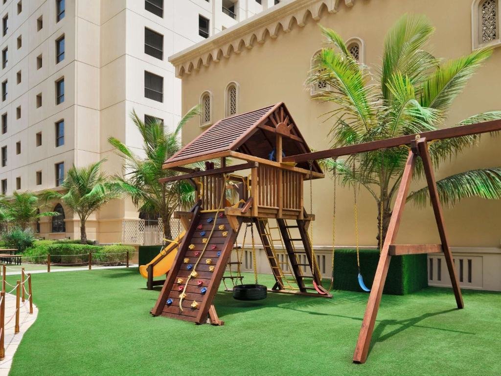 Дубай: Mövenpick Hotel Jumeirah Beach