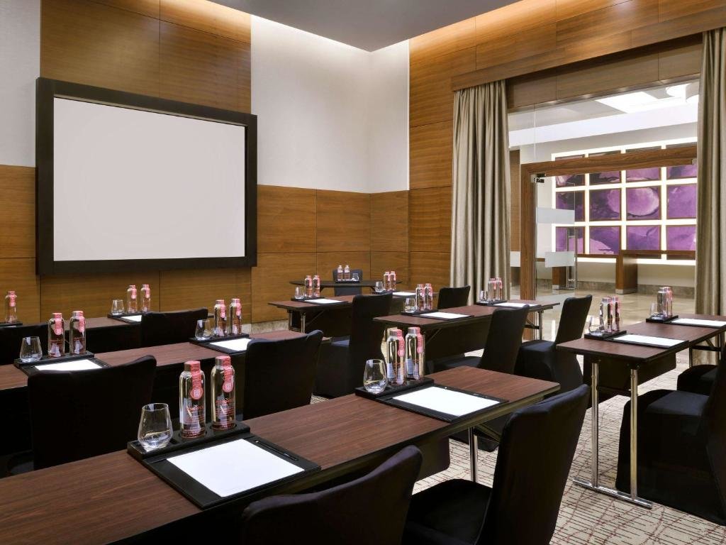 Дубай: Mövenpick Hotel Jumeirah Beach