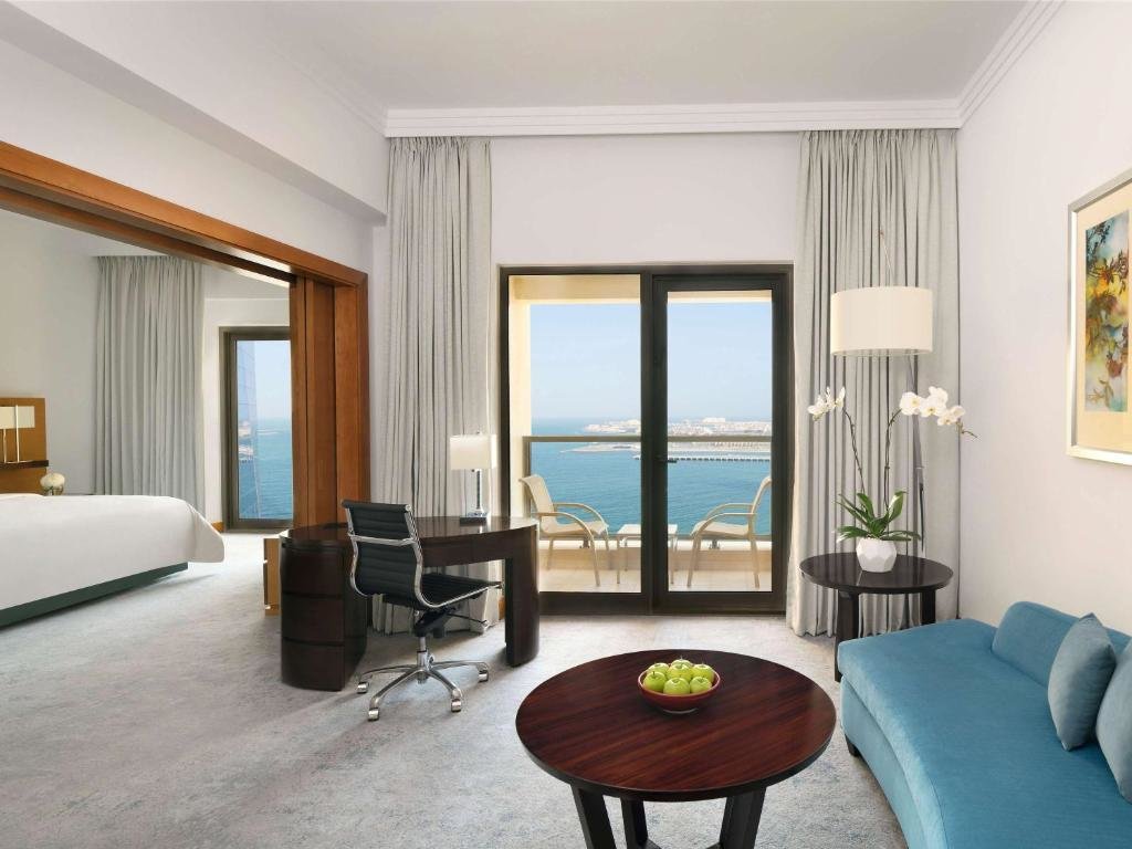 Дубай: Mövenpick Hotel Jumeirah Beach