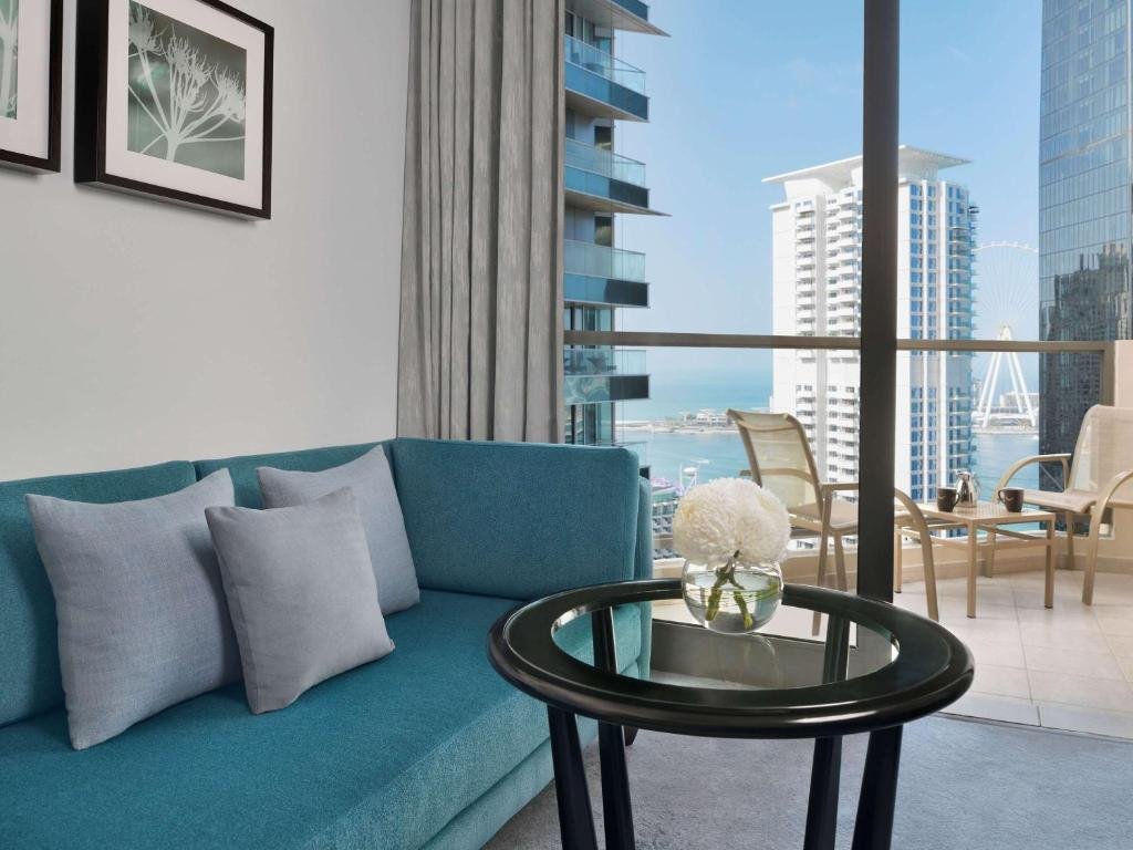 Дубай: Mövenpick Hotel Jumeirah Beach