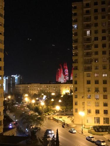 Баку: Flame Towers view apartment