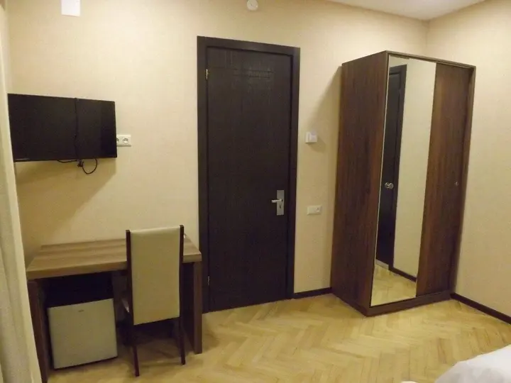 Тбилиси: Green Corner Hotel