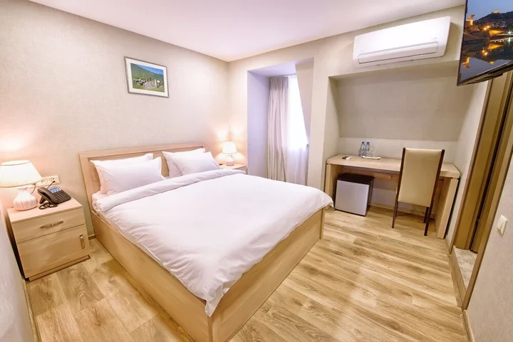 Тбилиси: Green Corner Hotel