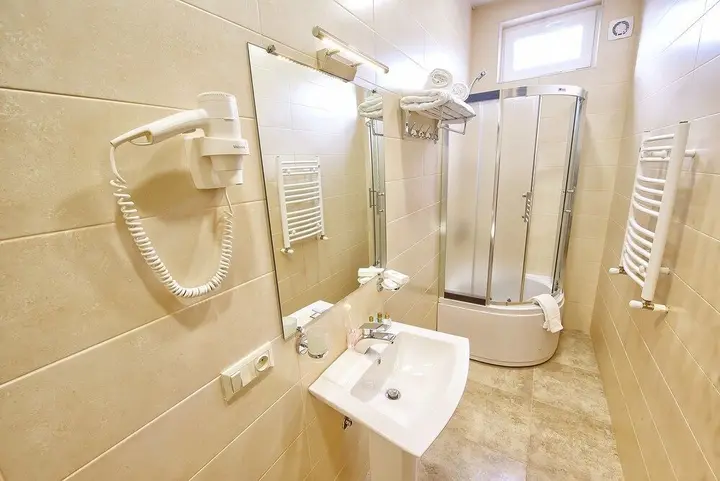 Тбилиси: Green Corner Hotel