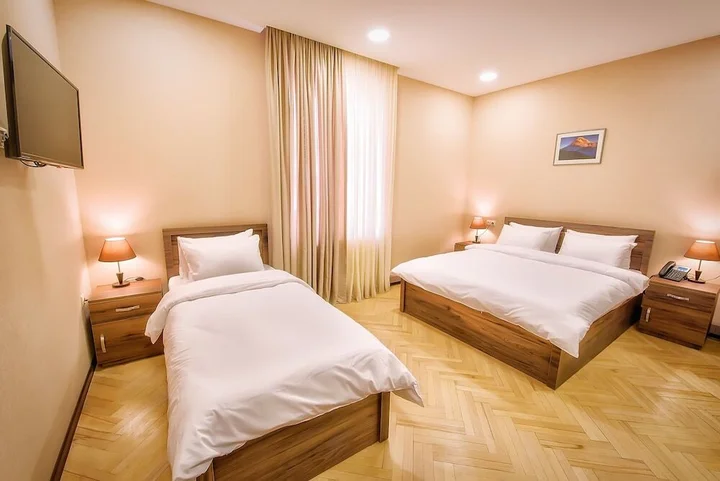 Тбилиси: Green Corner Hotel