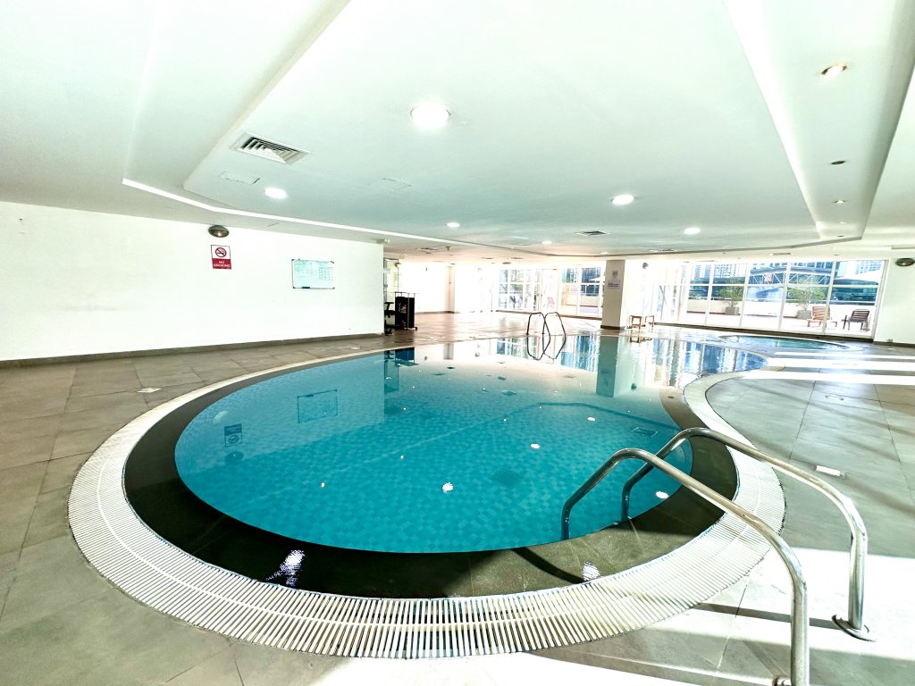 Дубай: Апартаменты Marco Polo - Wonderful Apt With Beautiful full Lake Views