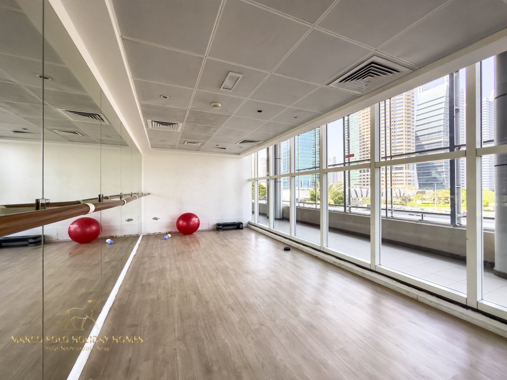 Дубай: Апартаменты Marco Polo - Wonderful Apt With Beautiful full Lake Views