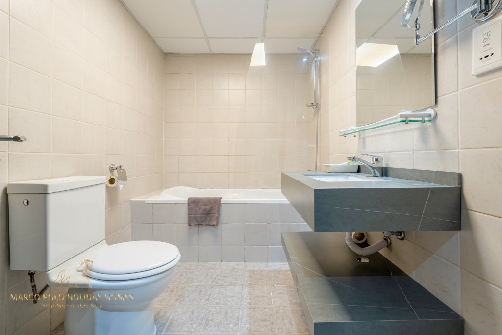 Дубай: Апартаменты Marco Polo - Wonderful Apt With Beautiful full Lake Views