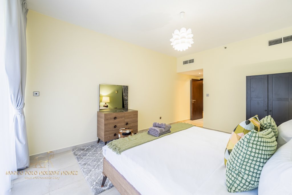 Дубай: Апартаменты Marco Polo - Wonderful Apt With Beautiful full Lake Views