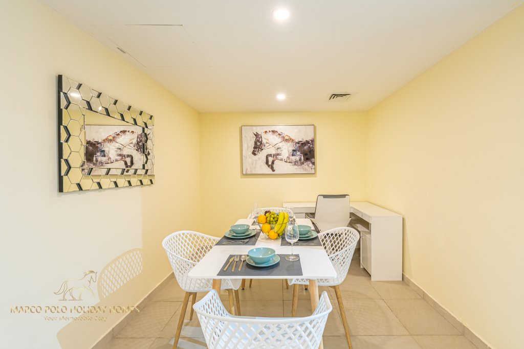 Дубай: Апартаменты Marco Polo - Wonderful Apt With Beautiful full Lake Views