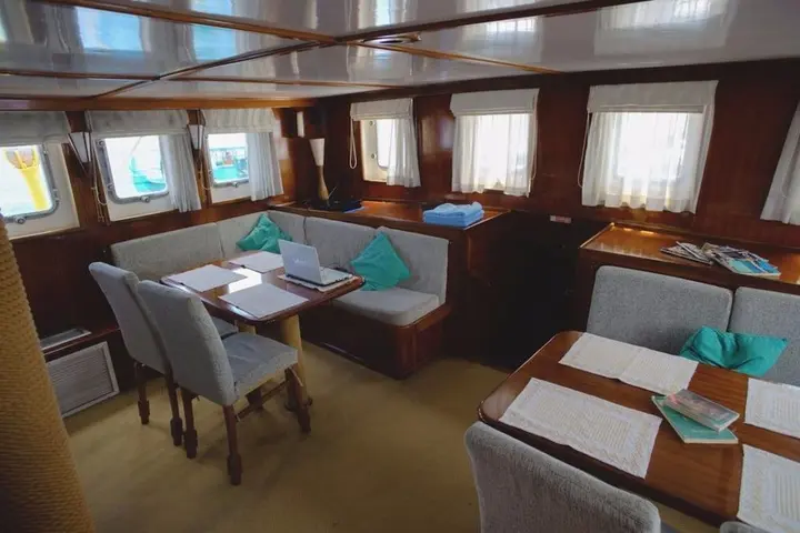 Северный атолл Мале: Dream Voyager Yacht