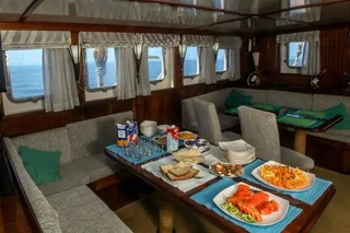 Северный атолл Мале: Dream Voyager Yacht