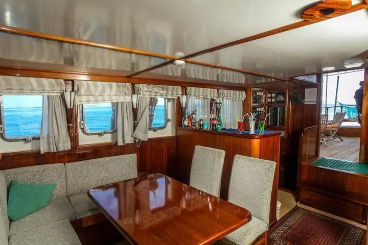 Северный атолл Мале: Dream Voyager Yacht