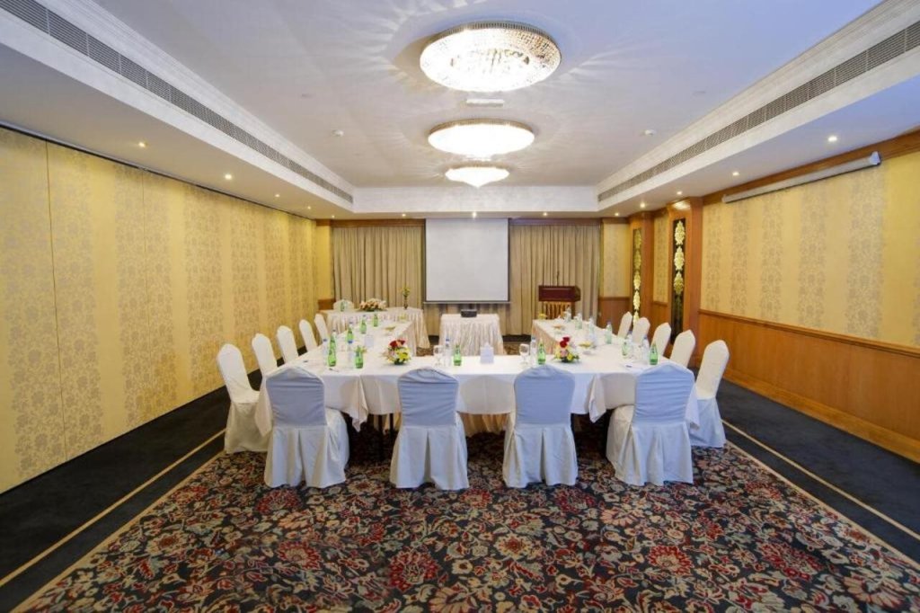 Дубай: Отель Carlton Tower Hotel