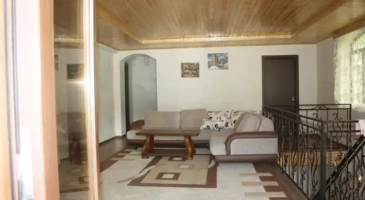 Местиа: Laghami Guest house