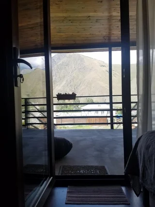 Степанцминда: Гостевой дом Cottages in Stephantsminda Echoes