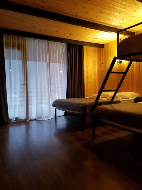 Степанцминда: Гостевой дом Cottages in Stephantsminda Echoes