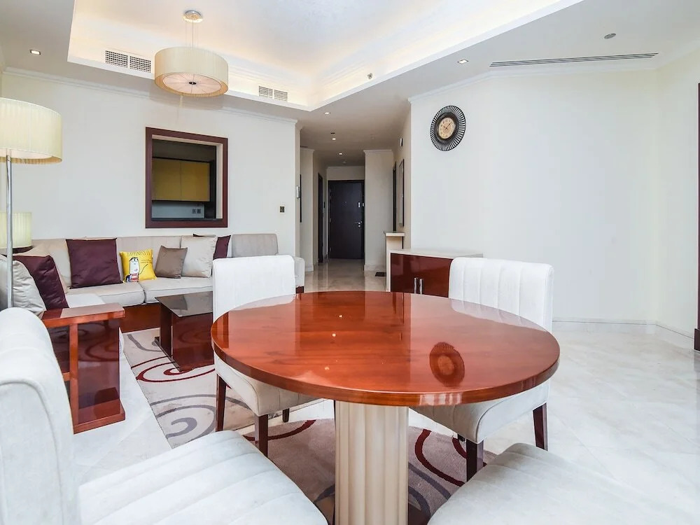 Дубай: OYO Home 161 Taj Grandeur 1 BHK Apartment Palm