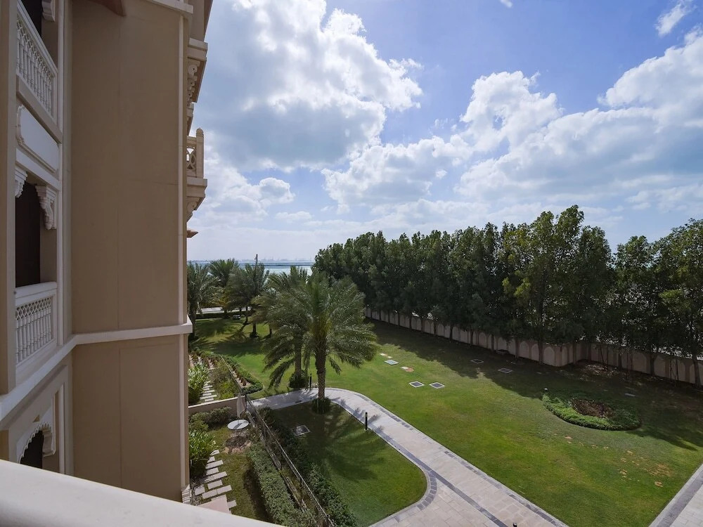 Дубай: OYO Home 161 Taj Grandeur 1 BHK Apartment Palm