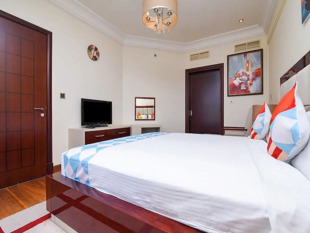 Дубай: OYO Home 161 Taj Grandeur 1 BHK Apartment Palm