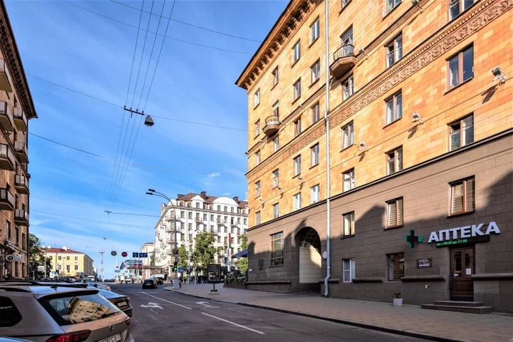Минск: Апартаменты InterLoft 3 Old Town Free Parking Wi-Fi 100/50 Smart TV