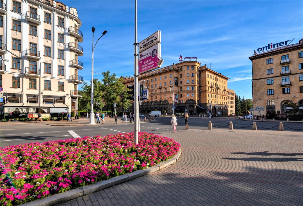 Минск: Апартаменты InterLoft 3 Old Town Free Parking Wi-Fi 100/50 Smart TV