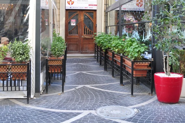 Баку: Drop Inn Baku