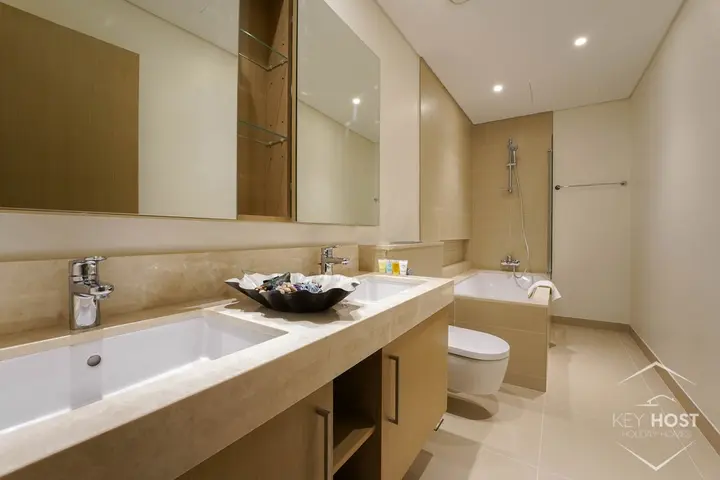 Дубай: Apartments 52|42 - 3BR Dubai Marina Sea View - K2902
