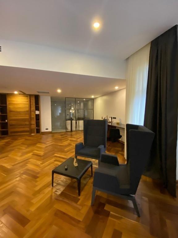 Тбилиси: Hotel Shota @ Rustaveli Boutique Hotel Mimino