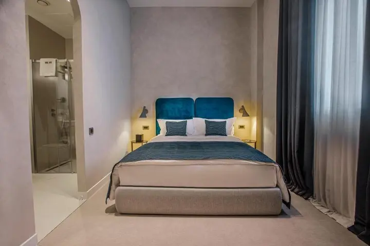 Тбилиси: Monograph Hotel