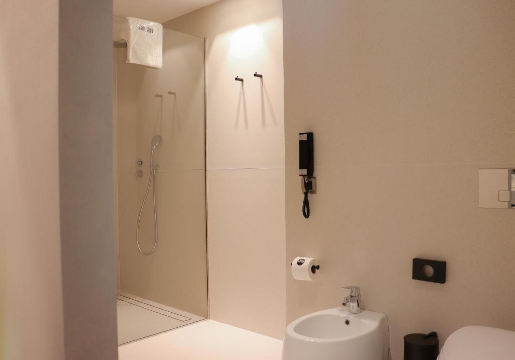 Тбилиси: Monograph Hotel