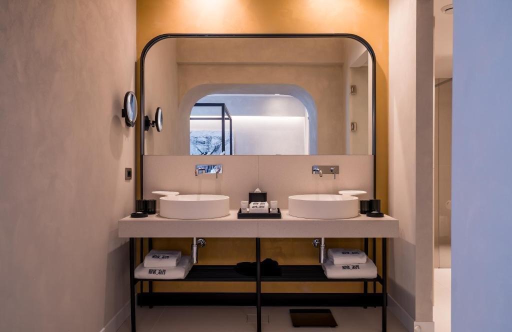Тбилиси: Monograph Hotel