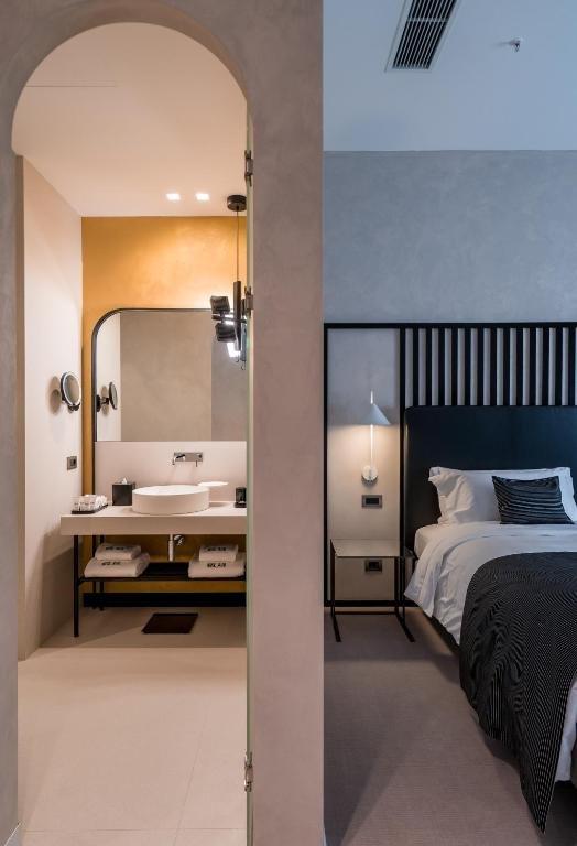 Тбилиси: Monograph Hotel